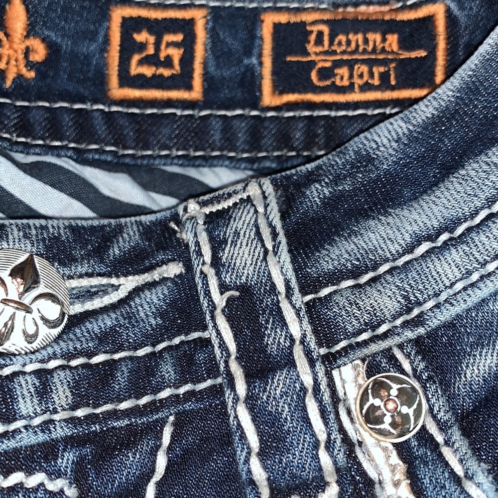 ROCK REVIVAL BRAND NEW SIZE 25 DONNA CAPRI WORN LOOK JEANS - Picture 8 of 9